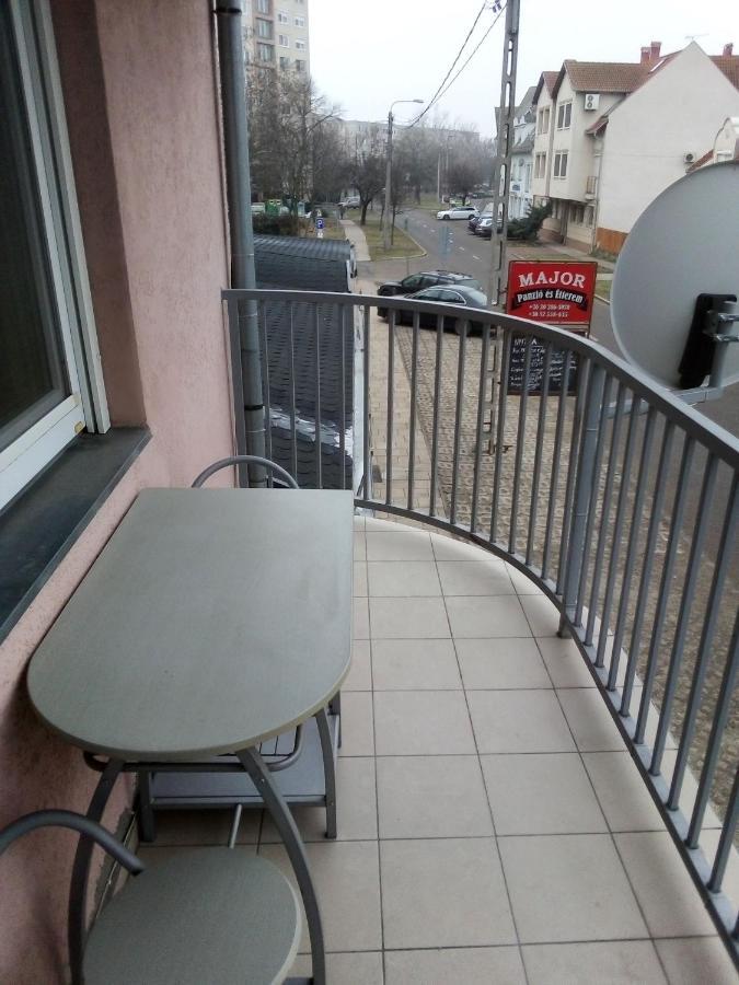 Major Street Apartman Apartment Hajduszoboszlo Bagian luar foto