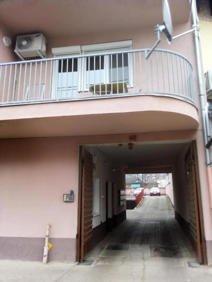 Major Street Apartman Apartment Hajduszoboszlo Bagian luar foto