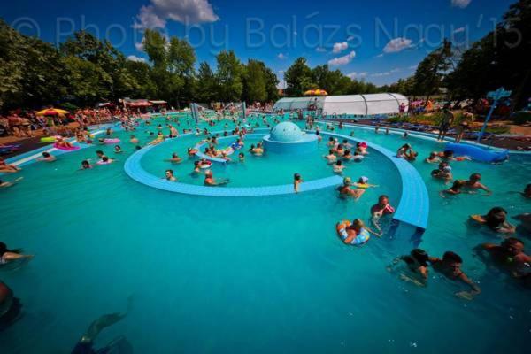 Major Street Apartman Apartment Hajduszoboszlo Bagian luar foto
