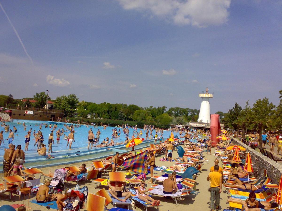 Major Street Apartman Apartment Hajduszoboszlo Bagian luar foto